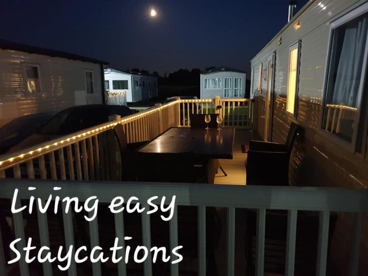 Living Easy Staycations At Tattershall Lakes Exterior photo